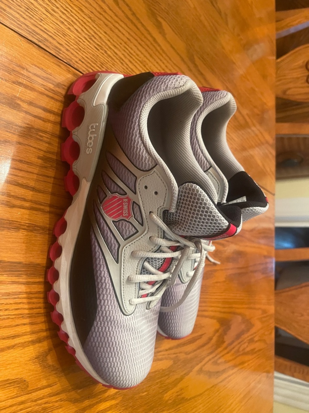 K-Swiss Tubes Running Sneakers in Gray & Pink